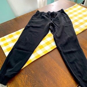 Lululemon On the Fly jogger